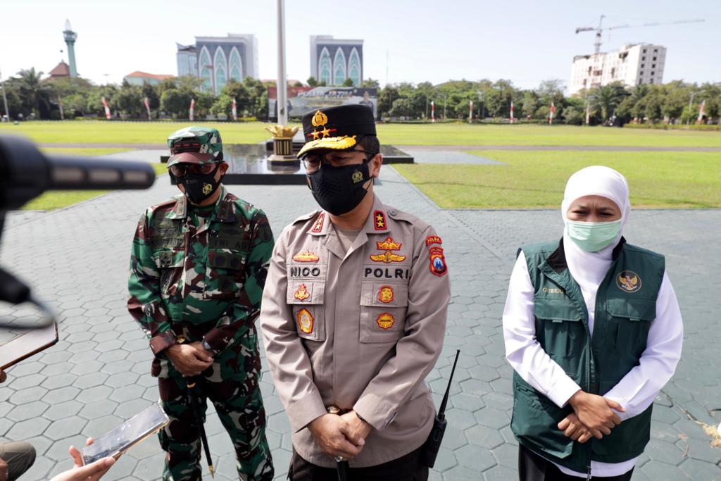 Gubernur Jatim Khofifah Indar Parawansa, bersama Pangdam V Brawijaya Mayjen TNI Suharyanto dan Kapolda Jatim Irjen Pol Nico Afinta.