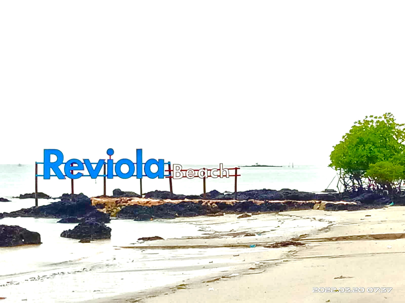 Reviola Beach galang baru kepulauan Riau